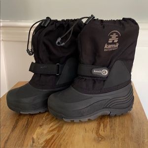 Boys Kamik snow boots, black size 12